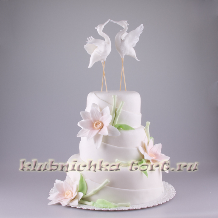 Свадебный торт на заказ "Белый танец" 1900руб/кг + аисты1500руб
